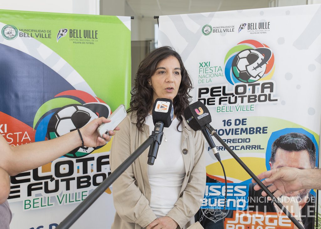 Respuestas a consultas de vecinos e interesados en general en participar de la Fiesta Nacional de la Pelota de Fútbol.