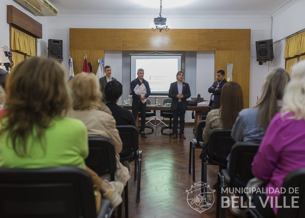 Valioso para el conocimiento y prevención del cáncer de mamas constituyó el cierre del “Octubre Rosa”