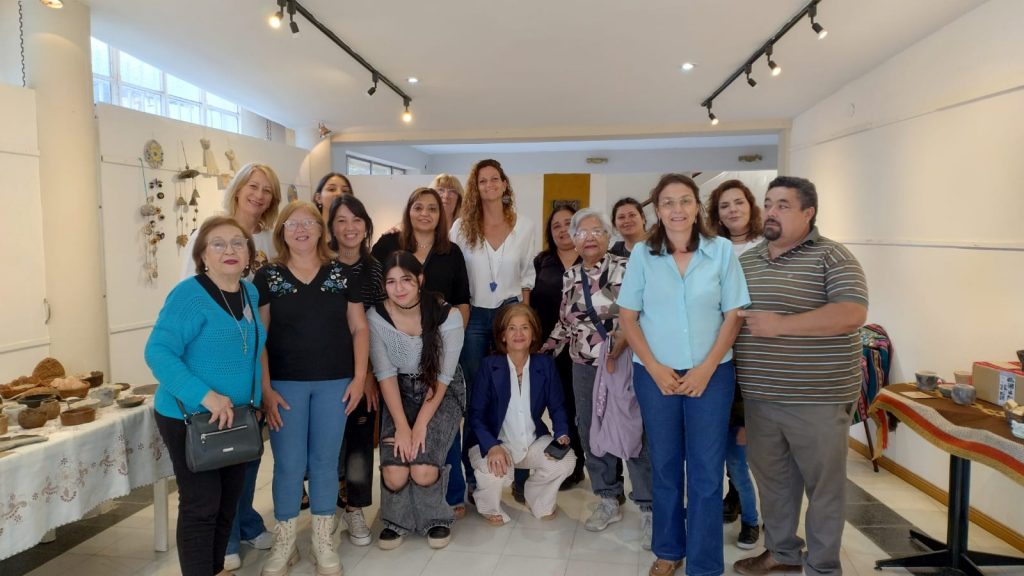 El Taller de Cerámica Ancestral mostró sus trabajos en la Biblioteca Cárcano