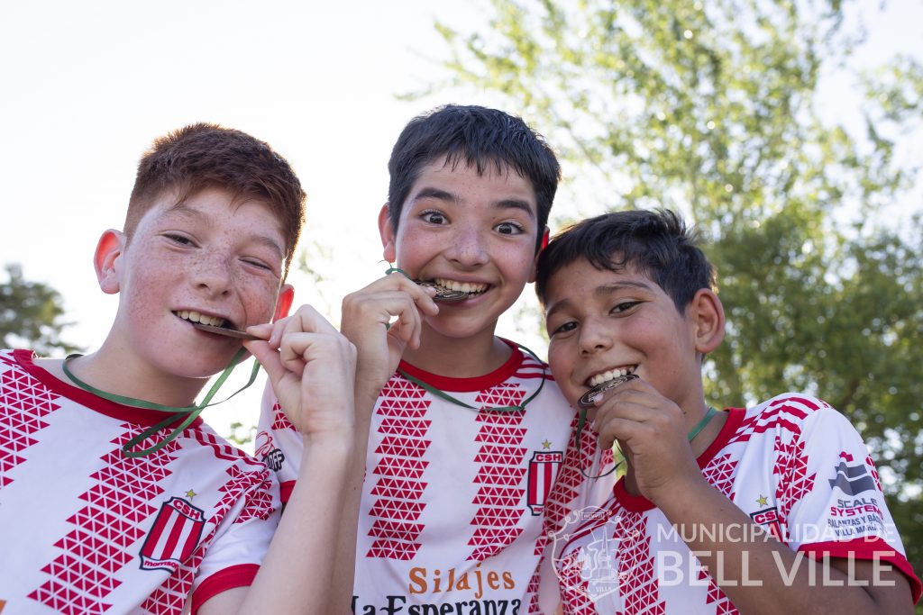 La Fiesta de la Pelota, reunió en el fútbol infantil a 2.000 niños y sus familias