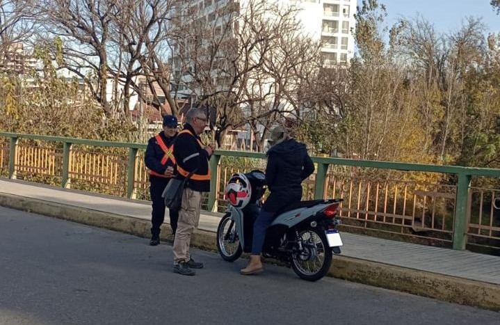 En los primeros 9 meses del año, sobresalió la falta del uso del casco entre las infracciones de tránsito más cometidas