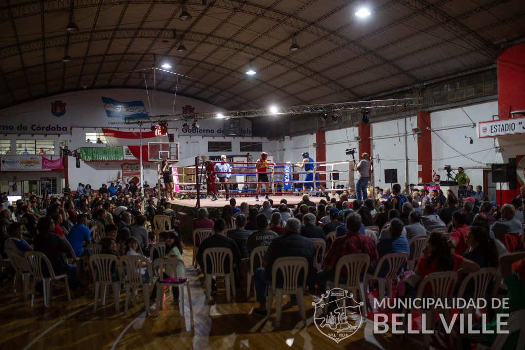 Con una gran concurrencia, el público ratificó su interés por la velada boxística cumplida en San Vicente