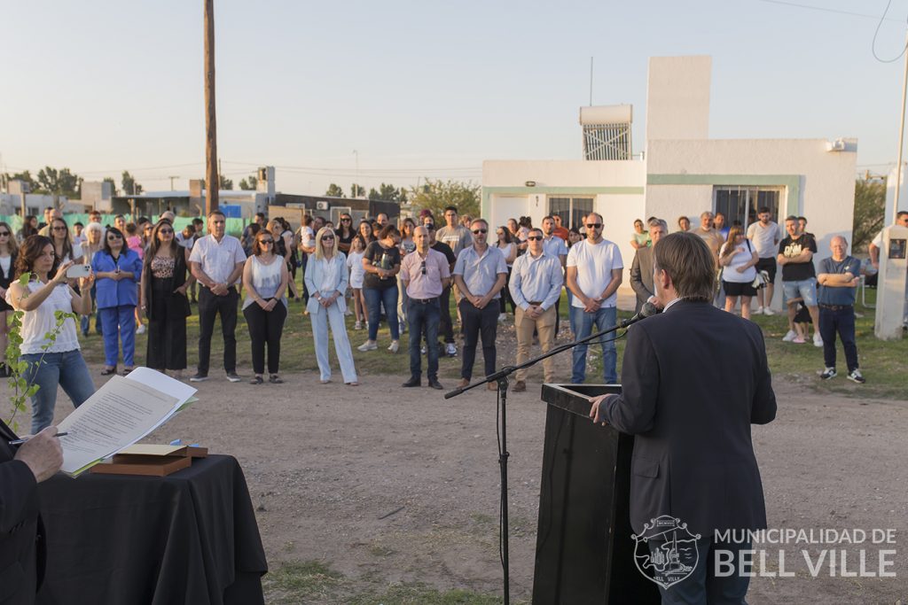 Las familias beneficiadas ya habitan las viviendas del Programa Semilla adjudicadas ayer