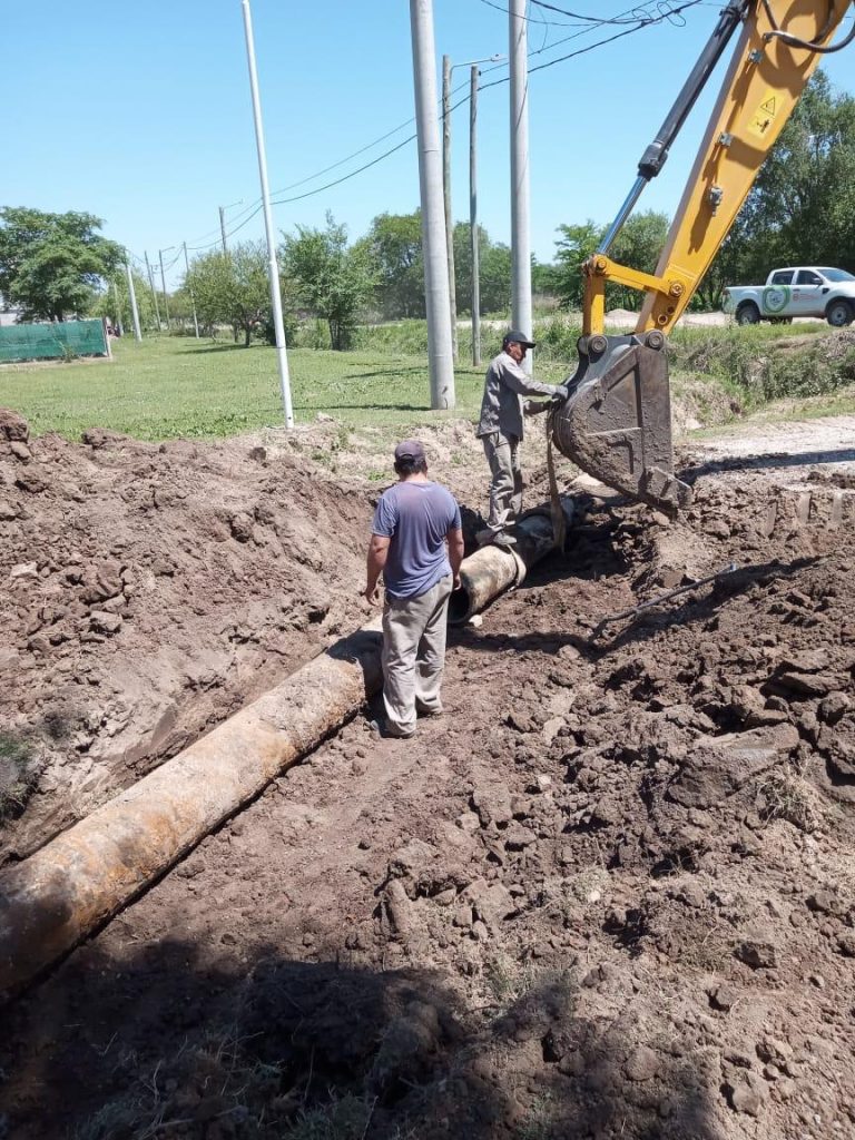 Se trabaja en un mejor drenaje de agua de lluvia en barrio Los Espinillos