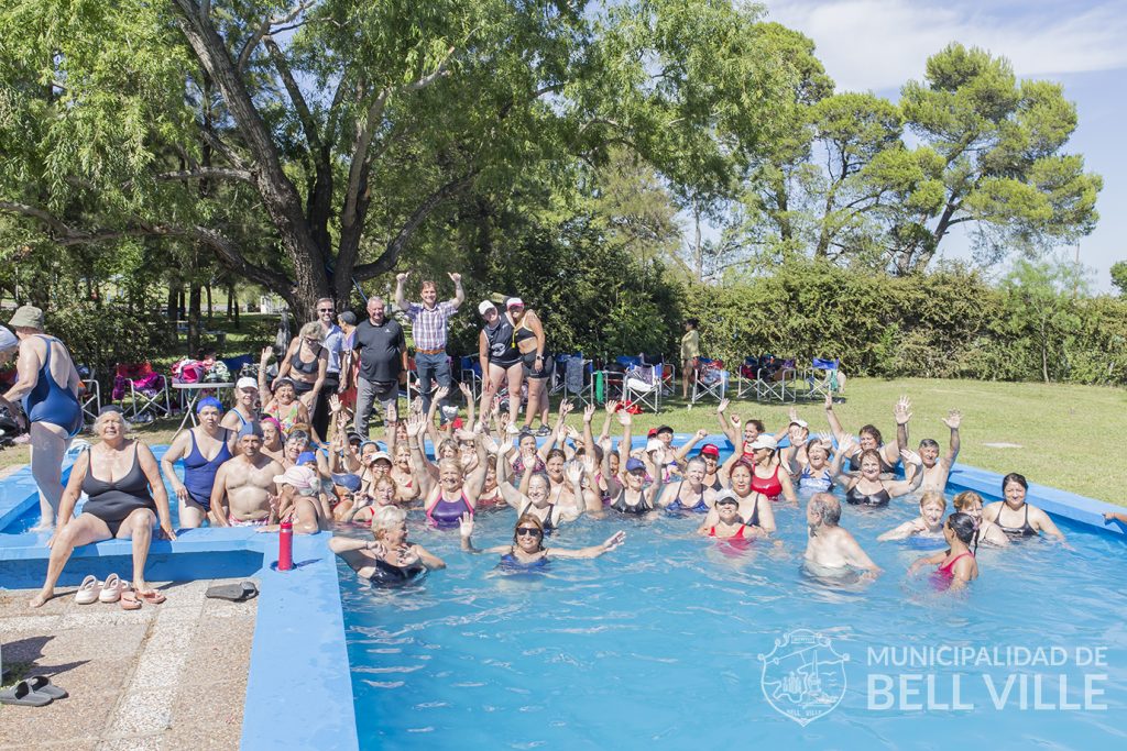 El intendente visitó la Escuela Municipal de Verano que se disfruta en el Aero Club local