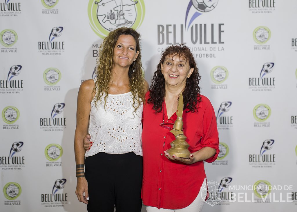 La escritora bellvillense Sonia Martínez recibió un premio en categoría “Cuentos cortos”