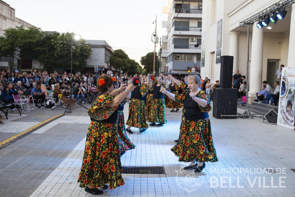 Núcleos Barriales y Talleres Culturales cerraron sus actividades anuales que llegaron a 3.000 vecinos en 70 talleres