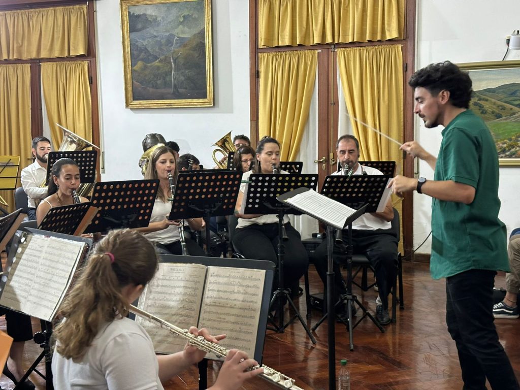 La Escuela de Música y Banda Municipal cerró el año con un extraordinario concierto