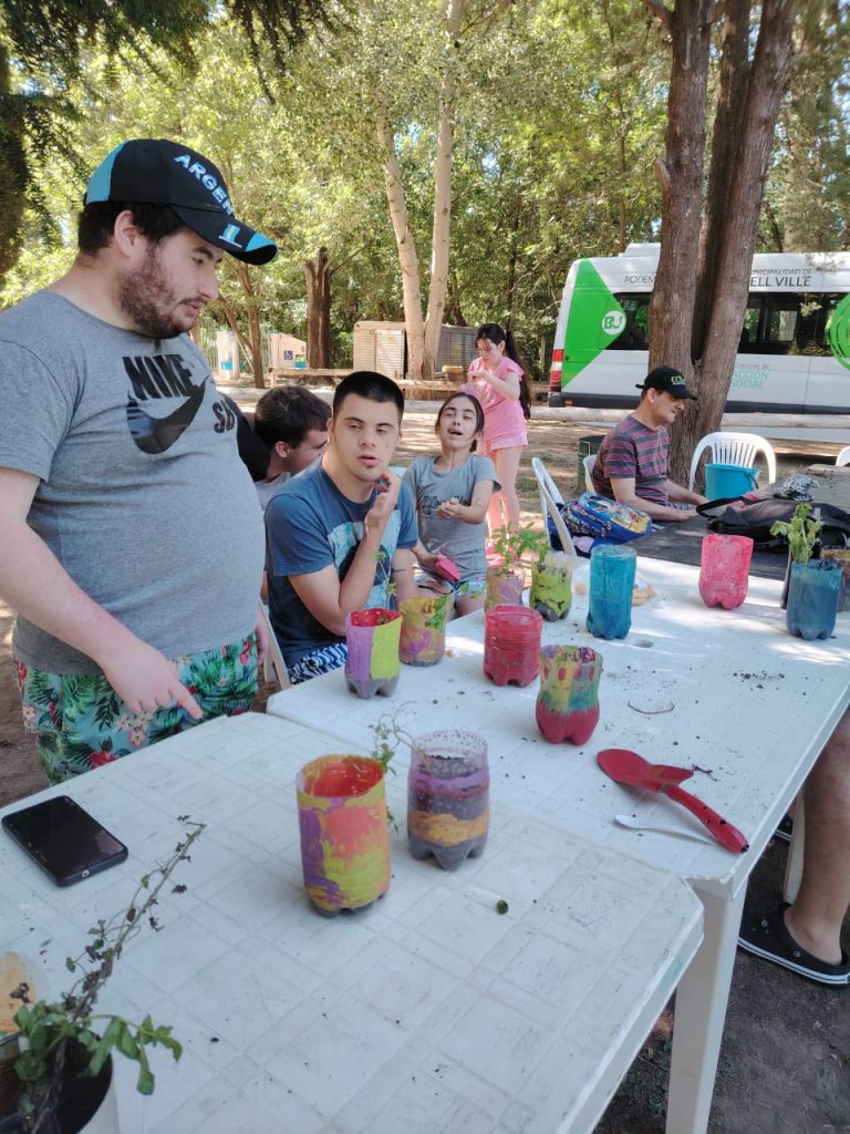 Huerta y reciclado en la Escuela de Verano Adaptada “Mi Sonrisa por la Tuya”