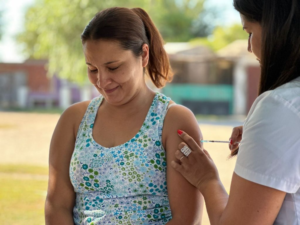 Se llevan vacunadas a 148 personas en los barrios, contra la Fiebre Hemorrágica Argentina.