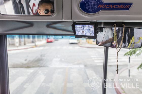 Todas las unidades de transporte urbano de pasajeros, cuentan con cámaras de vigilancia internas y externas