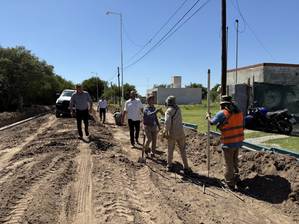 “Es la primera vez que en un loteo desarrollado por el municipio, se dará cumplimiento a la totalidad de los servicios y demás acciones para después escriturar”