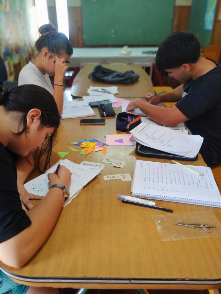 Con 55 inscriptos dieron comienzo las clases de apoyo a estudiantes de Nivel Secundario