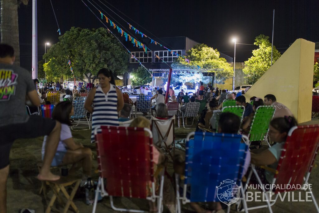 La ciudad vibró con la 4ª Noche de Cultura Rodante en la Plaza de los Niños-Eva Perón