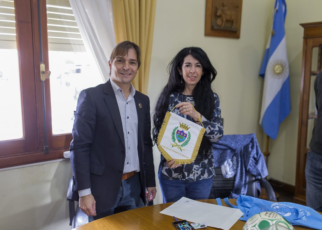 Los lazos familiares e institucionales con Italia, se realzaron con una visita al municipio de una ciudadana de aquel país