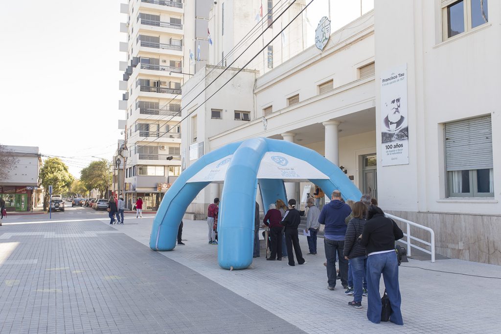 En la Semana de la Inmunización en las Américas, se cumplió hoy una vacunación contra la gripe y FHA