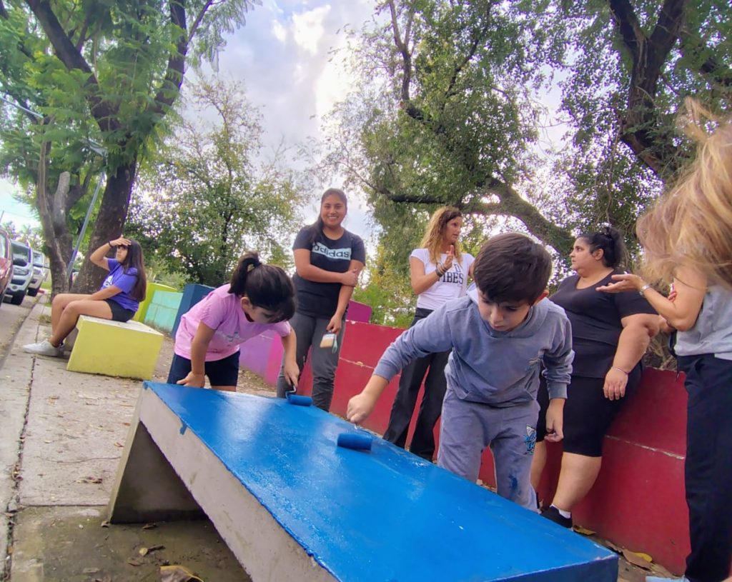La ciudad se tiñó de azul en una nueva jornada de visibilización y concientización sobre el autismo