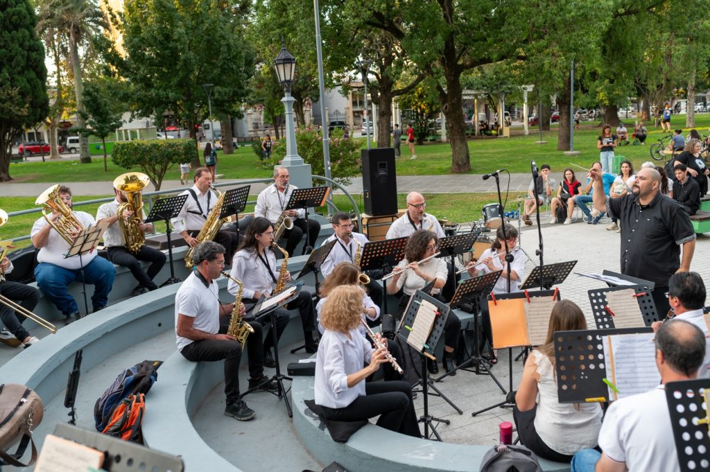 Exitoso primer concierto didáctico de la Escuela de Música y Banda Municipal Ernesto A. Bianchi