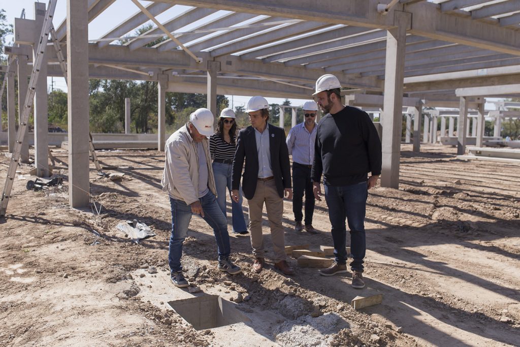 Encuentro de trabajo del intendente con el encargado de la obra del nuevo hospital regional