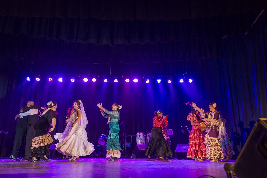 Un encuentro festivo se disfrutó el domingo en el Teatro Coliseo