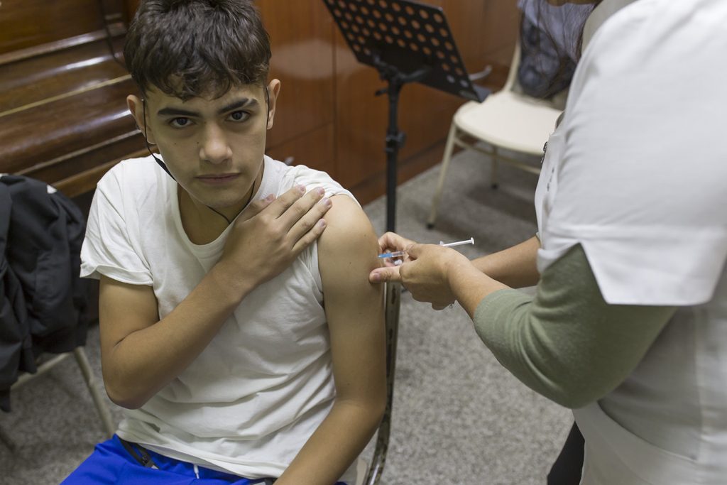 Desde la Dirección de Salud se sigue vacunando en terreno contra la Fiebre Hemorrágica Argentina