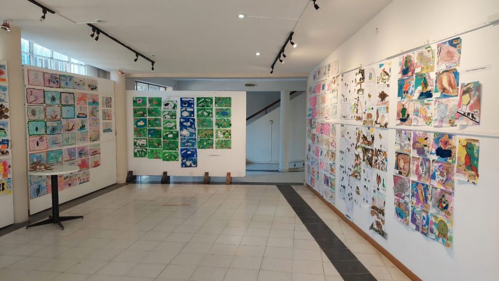 Hasta este viernes se desarrolla la muestra sobre el cuidado del ambiente de los Jardines de Infantes