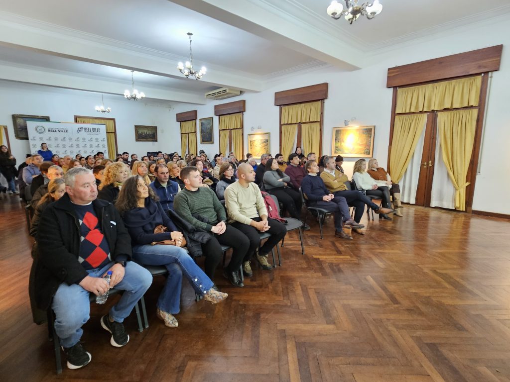 Desde hoy 378 vecinos trabajan por la ciudad desde 21 Centros Vecinales