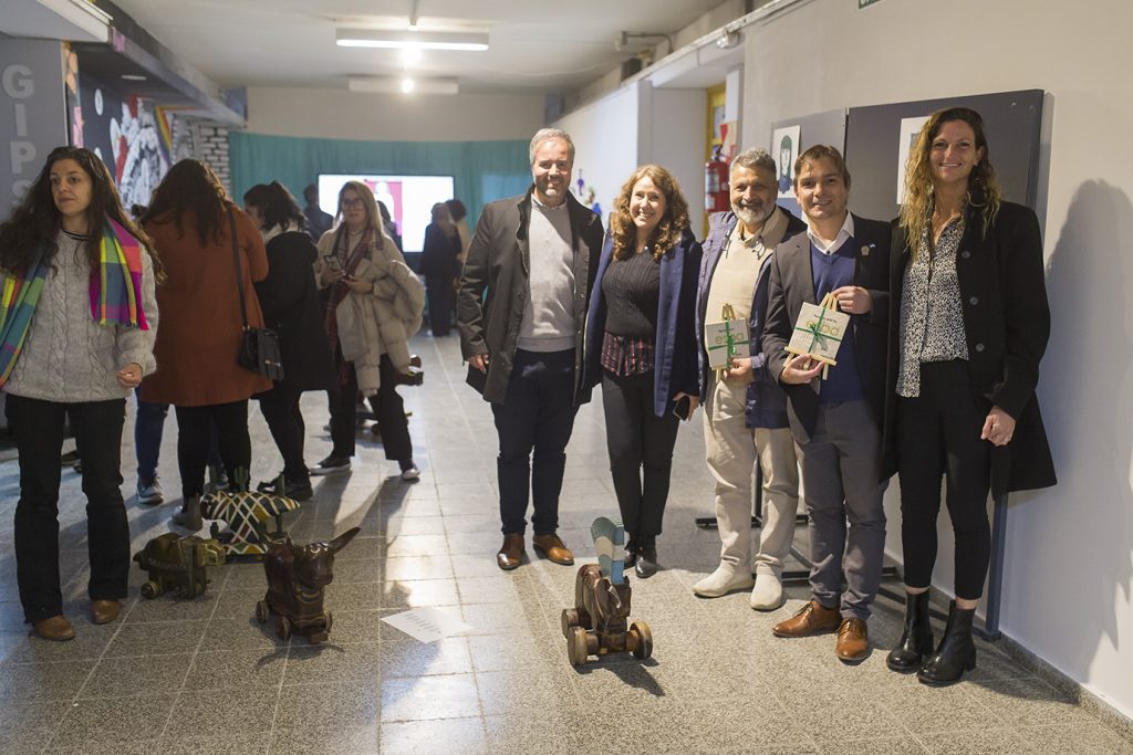 Felices 83 “pinceladas” escuela de artistas y creadores culturales Fernando Fader