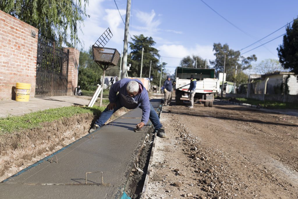 Se sigue ampliando la infraestructura y mejoramiento vial en los barrios de la ciudad