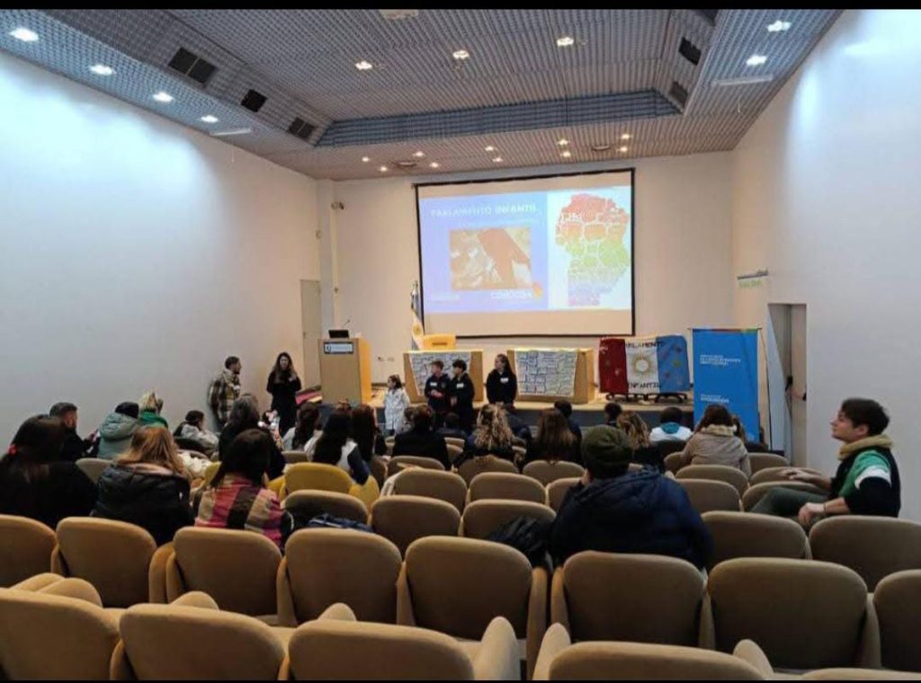 Alumnos de la Escuela Provincia del Neuquén se hicieron escuchar en el Parlamento Infantil