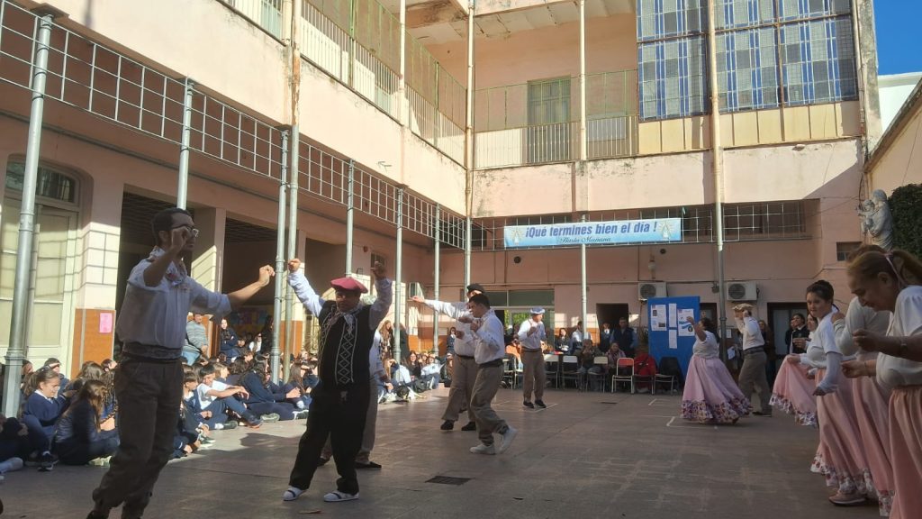 Núcleos Barriales Culturales tuvo su intervención artística en el Instituto del Huerto por el día de la enseña patria