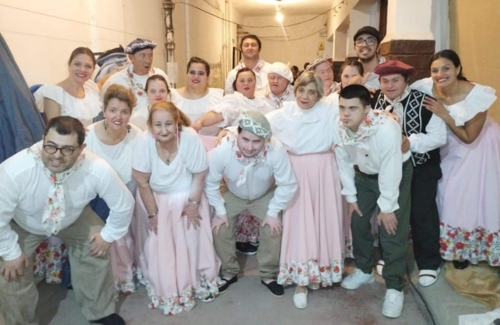 El taller de Folclore Adaptado dijo presente en la peña del Centro Superior Polivalente de Arte “Martín Malharro”