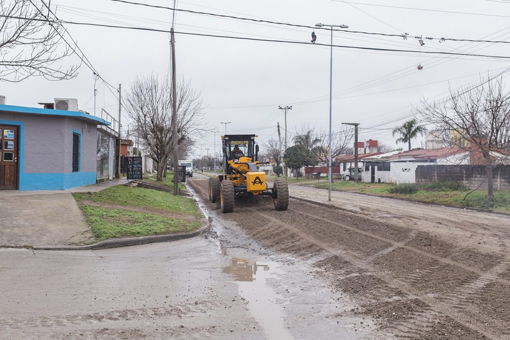 Mejoras en calles de tierra, retomadas tras las lluvias.