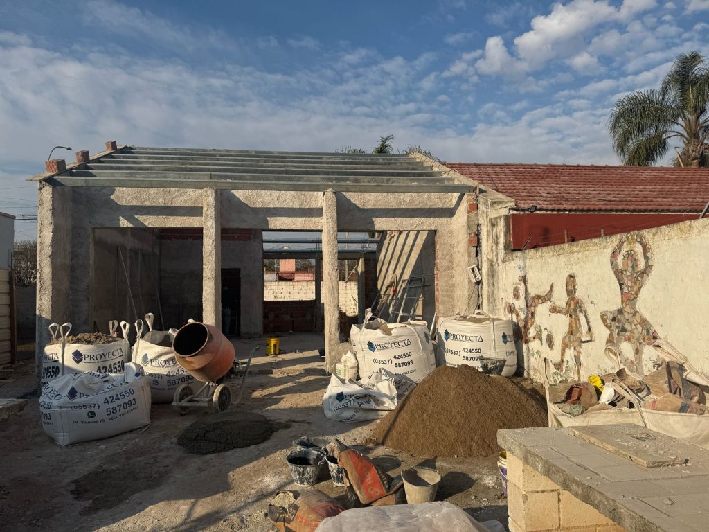 Progresan los trabajos de ampliación del Jardín de Infantes Vélez Sarsfield.