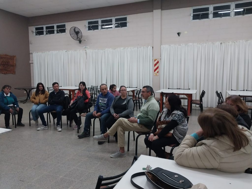 Por inquietud de vecinos del sector Este, Salud Pública organizó un encuentro informativo