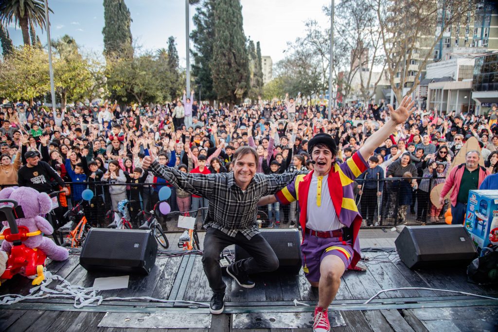 Los niños de Bell Ville festejaron su día y llenaron de alegría la plaza céntrica