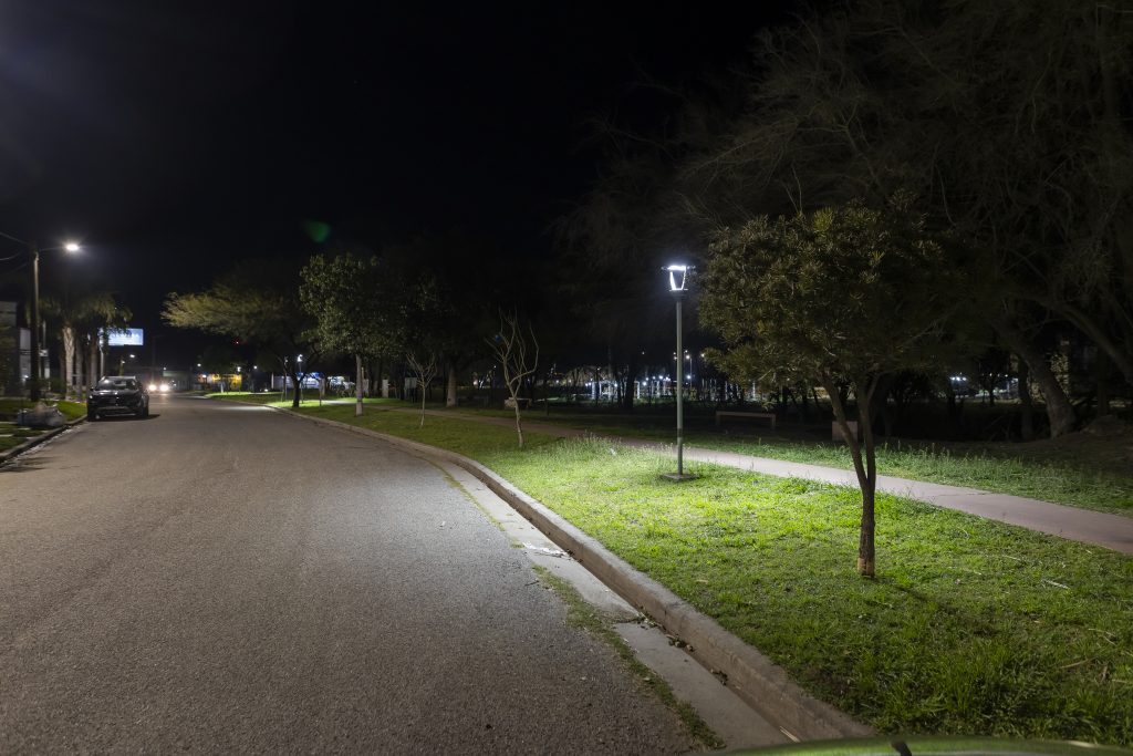 Con más luces LED en barrio Portal del Río, la renovación del alumbrado ronda el 80% de la ciudad