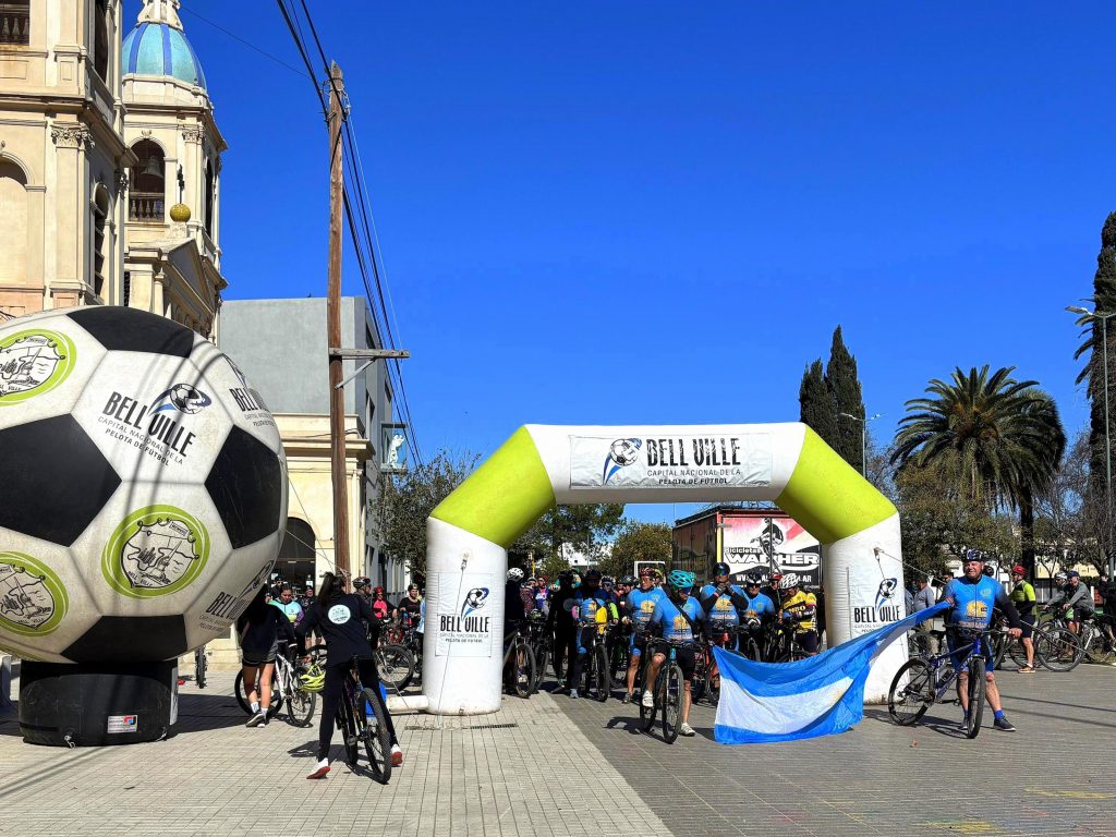 “Pedaleando por los niños”, un evento solidario que potenció la celebración de la infancia