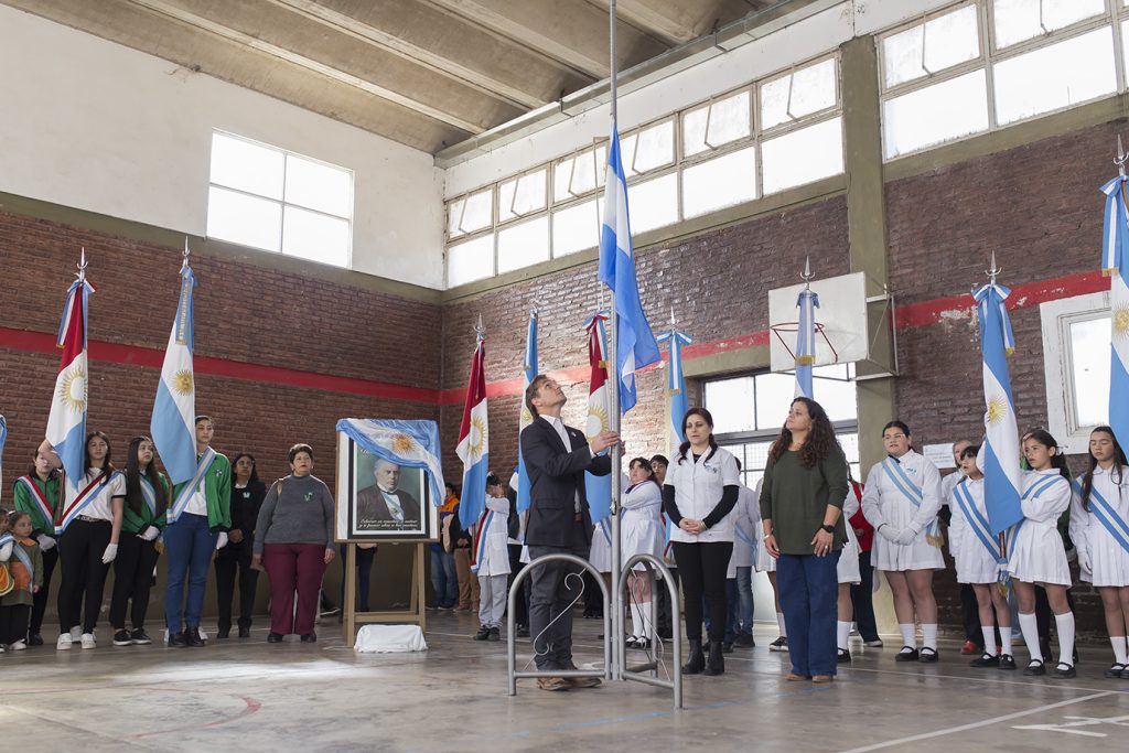 Bell Ville recordó al Sarmiento y homenajeó a los maestros en su día