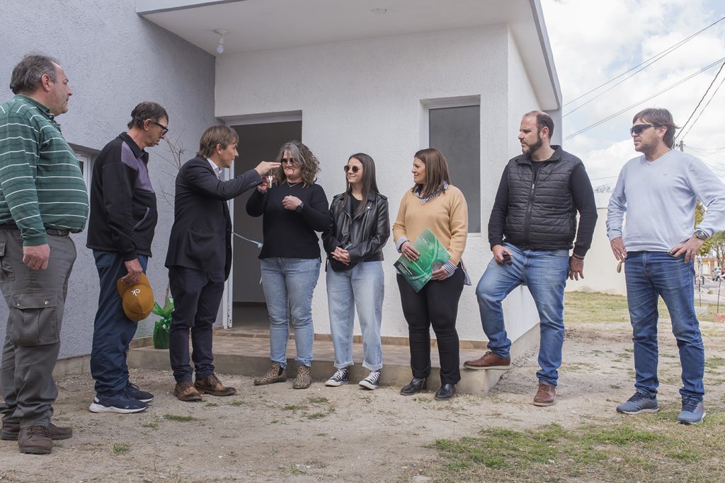 Se entregó una nueva casa levantada gracias al programa municipal Pro.Coo.Mu.Vi