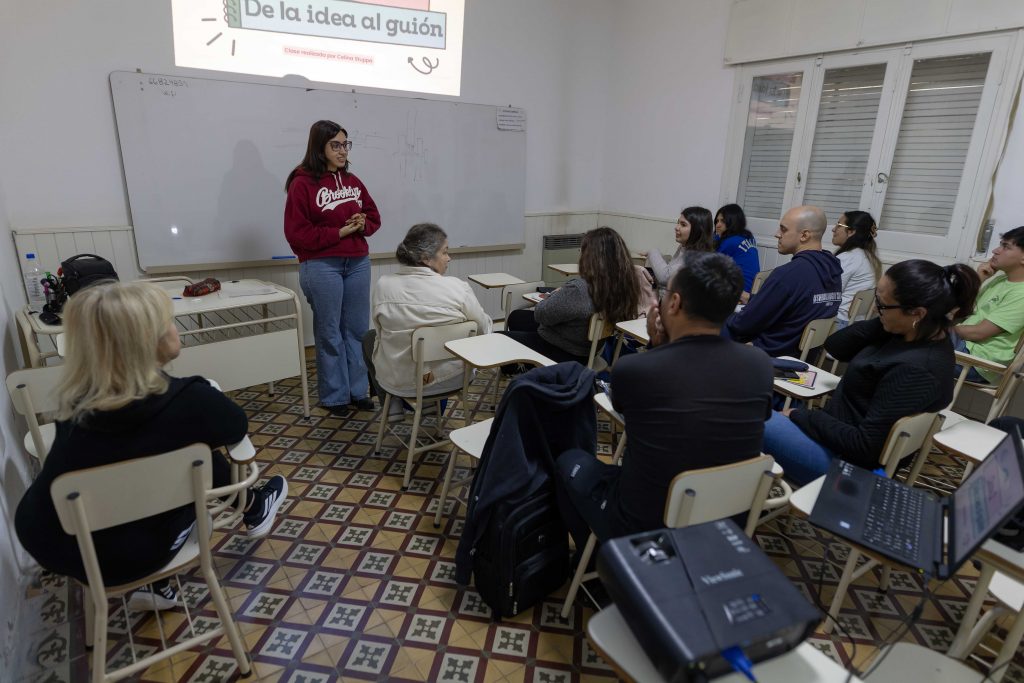 Comenzó del curso de relato audiovisual del programa IdeA