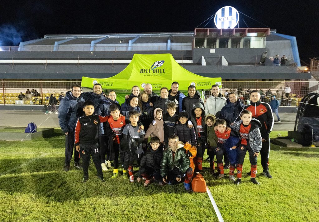 El fútbol infantil recorre la ciudad camino a la Fiesta de la Pelota