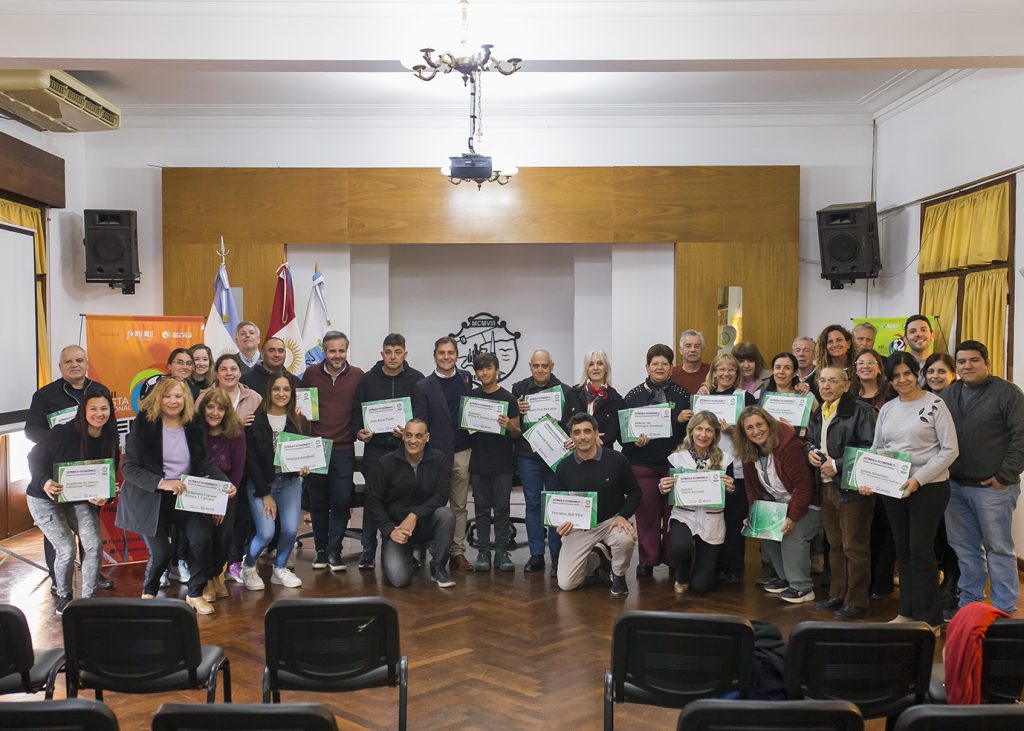 Parte de lo recaudado por estacionamiento se sigue destinado a vecinos o instituciones