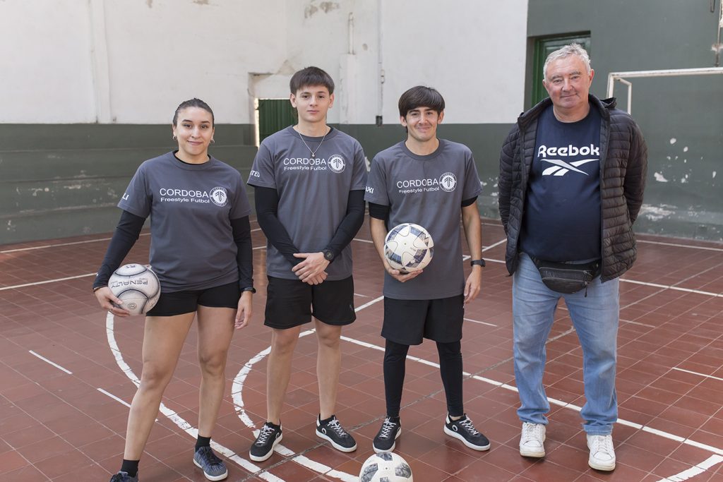 La pasión por la pelota llegó a las escuelas con el Freestyle