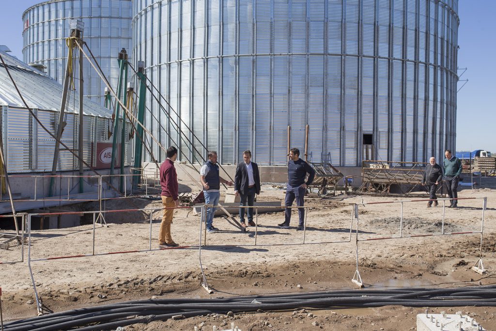 Respaldo al entramado empresarial local: el intendente visitó la mega obra de la Cooperativa Agrícola Ganadera de Justiniano Posse