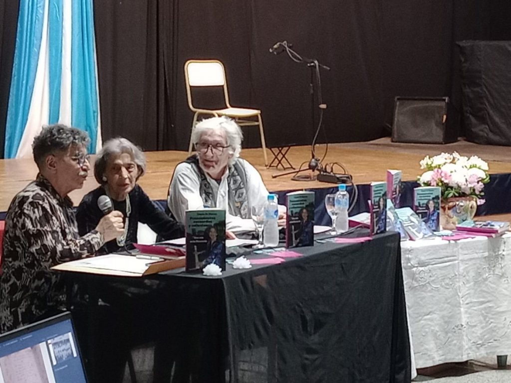 La reconocida educadora Coquín De Simone presentó su libro y todo fue emoción