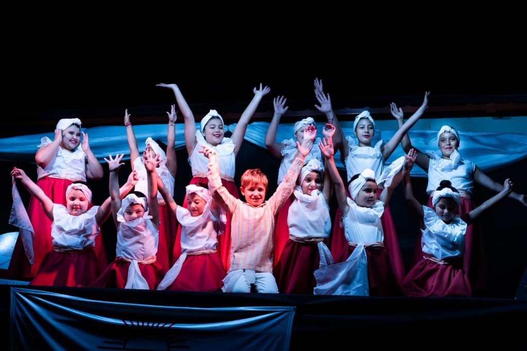 Hubo arte y música en la Peña Montessori