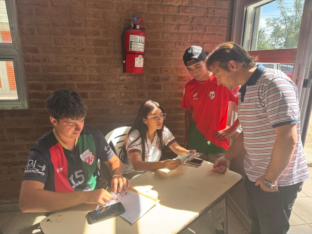 La ex ENA hizo su “Jornada de Campo” y el intendente acompañó