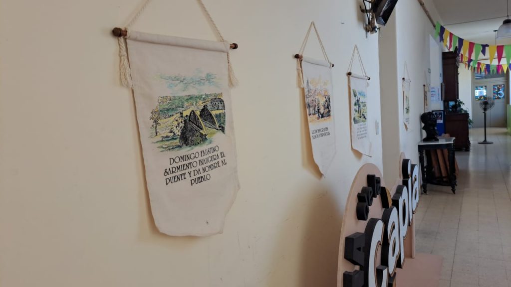 Se abrió la muestra pictórica sobre la historia bellvillense en Centro Educativo Cultural Municipal