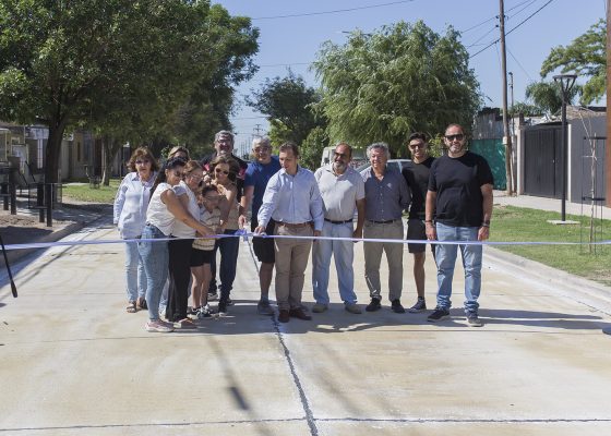 Con “Juntos a la Obra”, vecinos de calle Malharro ya tienen hormigón en su cuadra